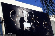 梦露巨幅海报亮相戛纳电影节会场