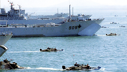 印海军:应效仿二战日本冲破中国"金属链"