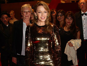 凯莉米洛亮相老态毕露