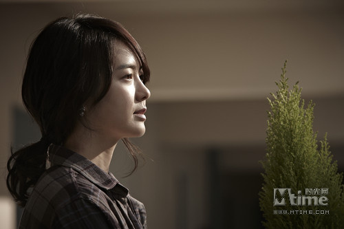 李瑶媛嫌疑人x曝剧照10月18日韩国上映