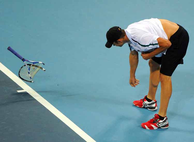 围观全球网坛男女"摔拍大战"[组图]