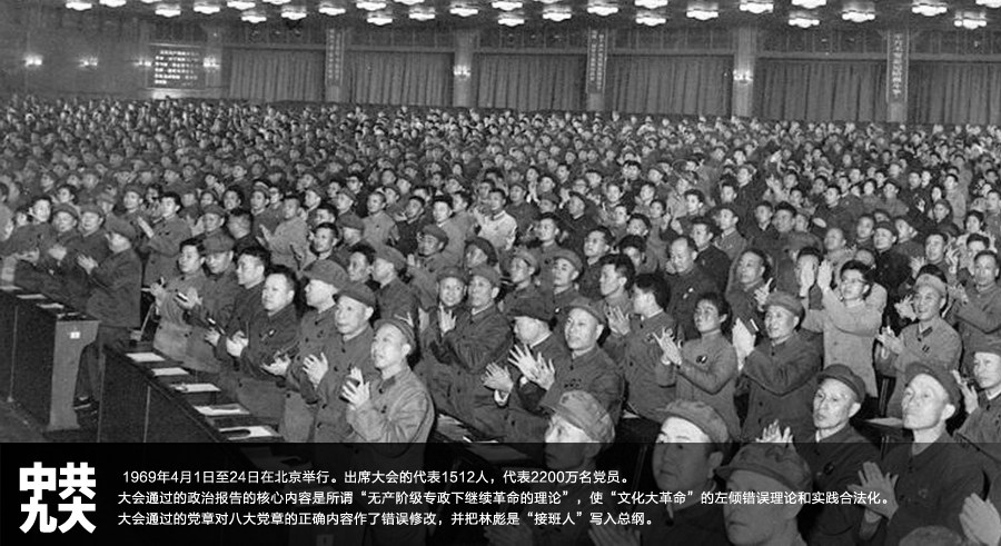 香港市民自发清理路障怒斥示威者破坏造成被罢工