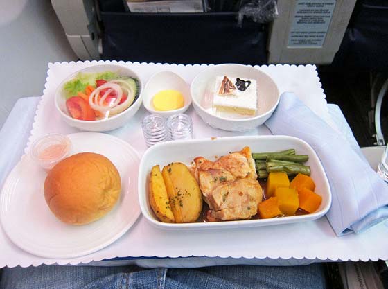 国内外航空公司飞机餐食大比拼