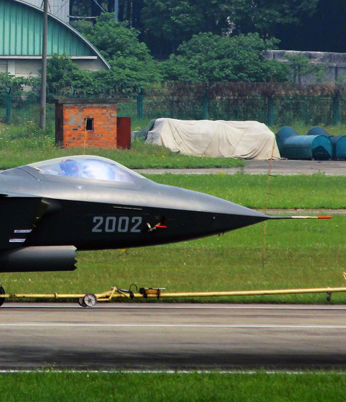 网友热议中国歼20前掠翼舰载隐身战斗机方案