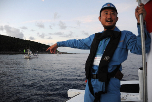 2012年8月19日乘坐第11善幸丸船登上钓鱼岛的日本右翼