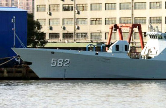 056型护卫舰舰体采用隐身设计