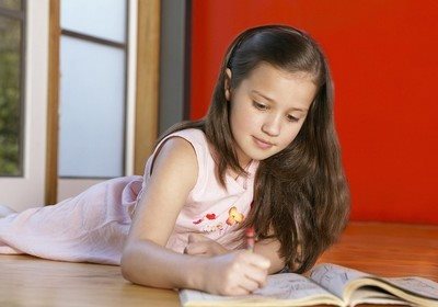 2013-03-21 15:01:00 未成年人整容增多 专家称骨骼未发育完全易毁容