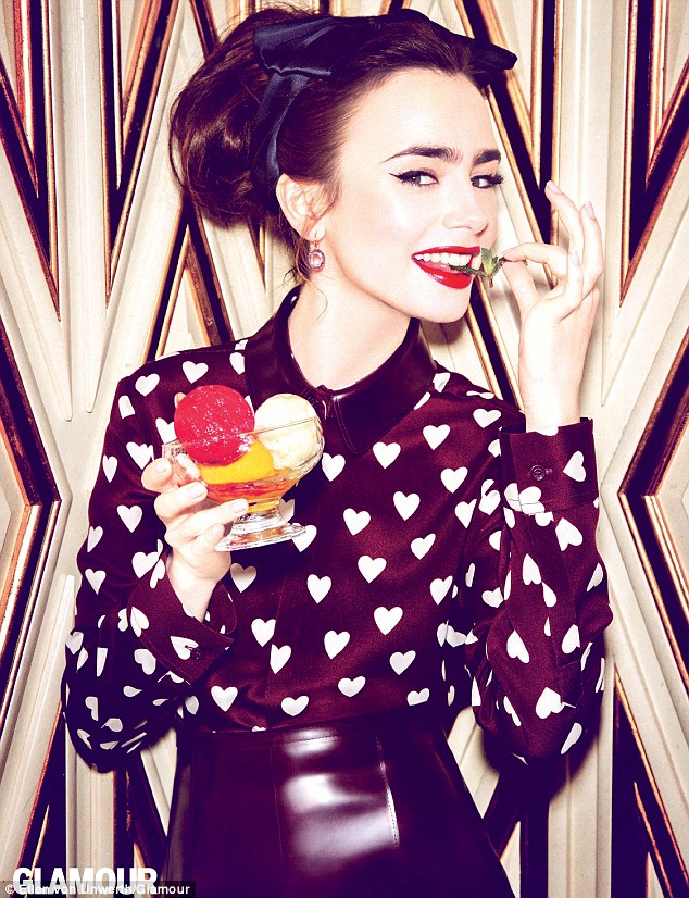 莉莉·柯林斯登杂志封面