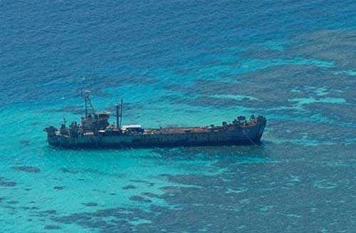 菲律宾坐滩的登陆舰已经很破旧