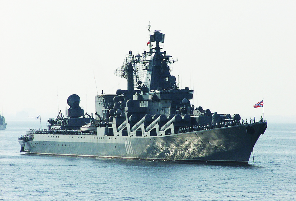 "瓦良格"号导弹巡洋舰是俄罗斯光荣级巡洋舰的第三艘,舷号011,是