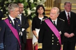 比利时53岁新国王宣誓登基 老国王主动退位交棒