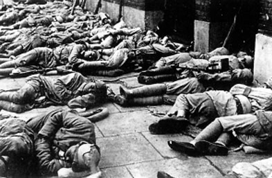 十万大军露宿马路成就了一段佳话