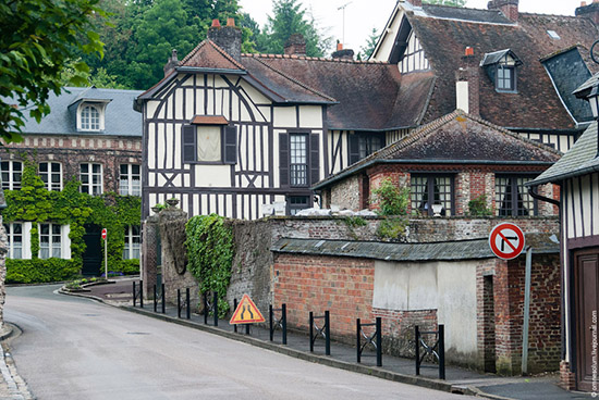 探寻法国最具诺曼底风格的小镇里昂拉福雷