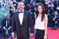 第70届威尼斯闭幕红毯 姜文周韵恩爱亮相