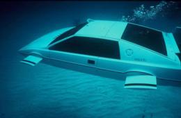 《007》水陆两用汽车在伦敦拍卖 成交额超500万