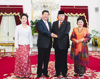习近平同印尼总统举行会谈 提升为全面战略伙伴