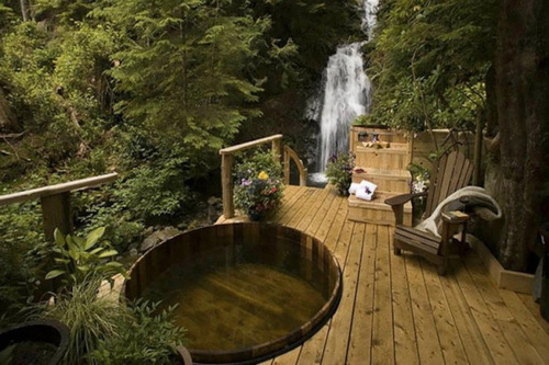 沐浴中欣赏风景 盘点9大酒店室外浴池