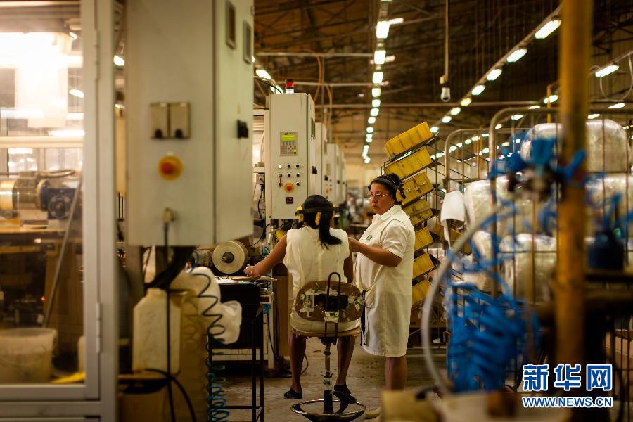 古巴机制雪茄工厂探秘