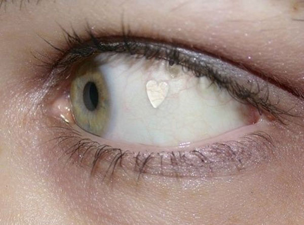 土豪热衷3000美元眼球镶金