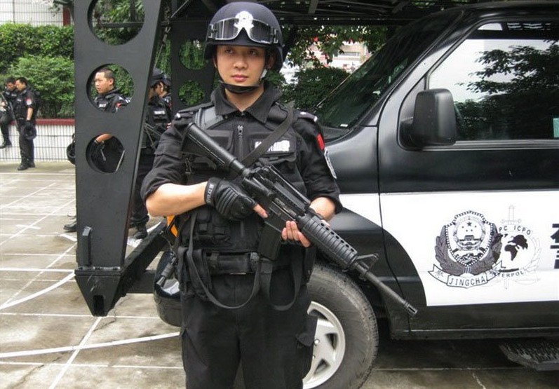 外贸货咱们警察也用