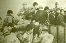 日军将中国青年押往屠场 