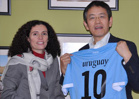 中国公共外交协会秘书长拜会乌拉圭驻华大使