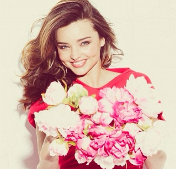 米兰达·可儿甜美代言escada全新香氛