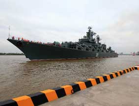 俄军舰艇抵上海 将参加海上军演