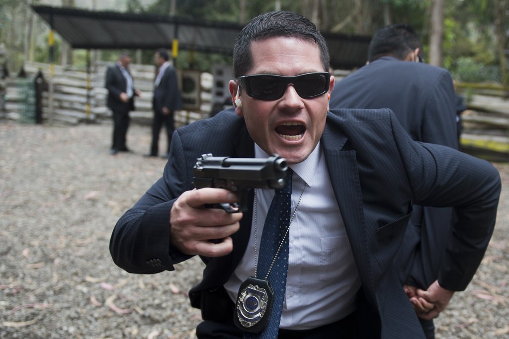 黑超保镖炼成记哥伦比亚国家安保机构人员进行训练