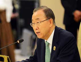 潘基文在会议上讲话