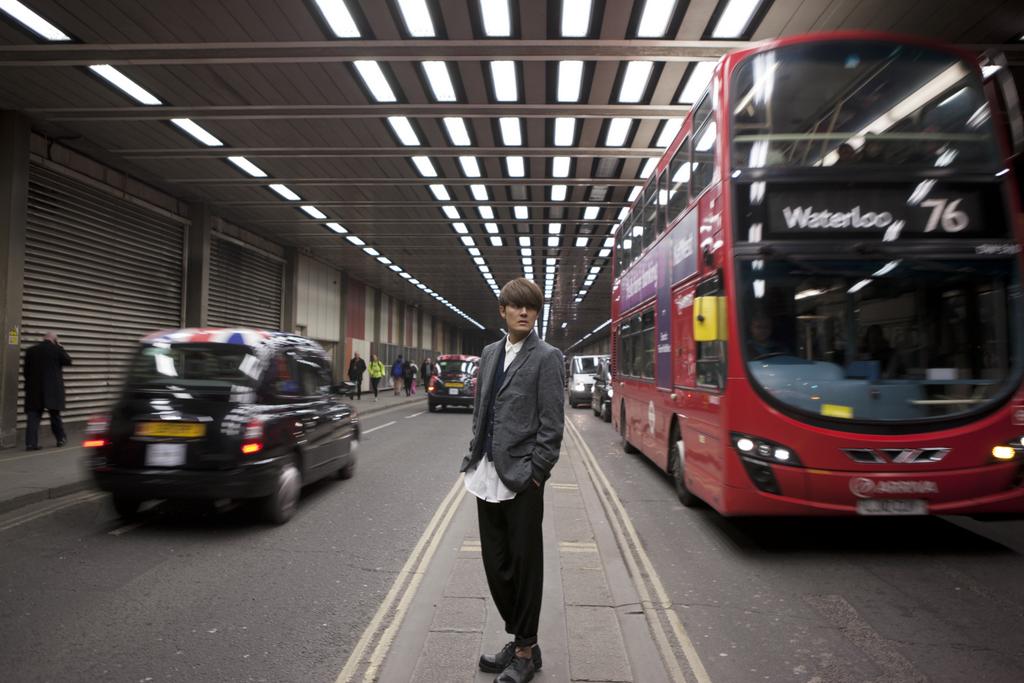 吴克群英国拍mv 摇滚圣地abby road录音师朝圣