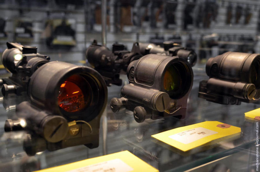 美国专业枪店震撼移民卖枪像卖菜