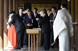 日本多名议员参拜靖国神社