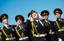 　　当地时间2015年5月6日，俄罗斯莫斯科，俄罗斯军校学员亮相红场胜利日大阅兵仪式彩排，靓丽的女学员笑容甜美、青春逼人，大展飒爽英姿。