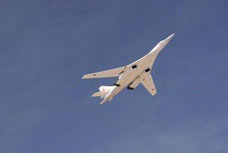 超音速战略轰炸机图-160“白天鹅”接受检阅
