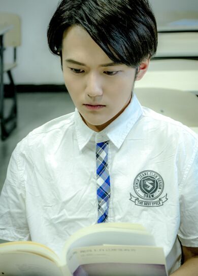 近日,2014届山东威海高考状元林子豪在网上火了.