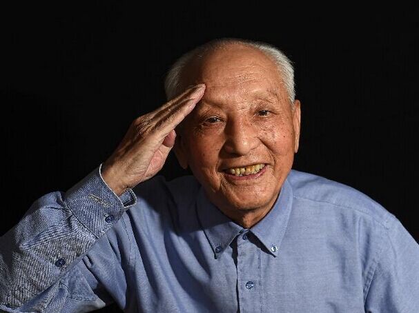 抗战胜利70周年:老兵敬礼