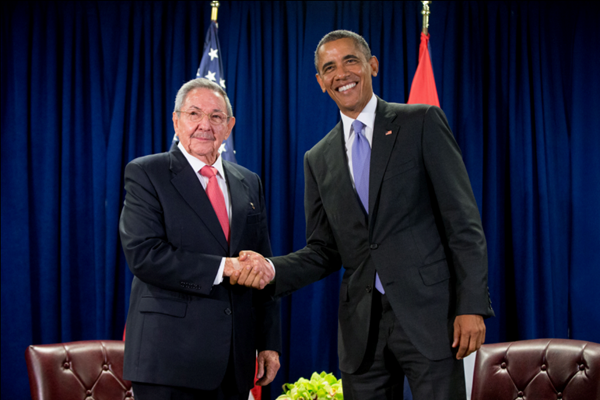 奥巴马和古巴主席卡斯特罗举行双边会晤