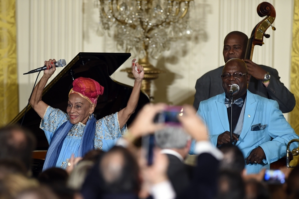 古巴乐队50年来首登白宫舞台 奥巴马为其点赞