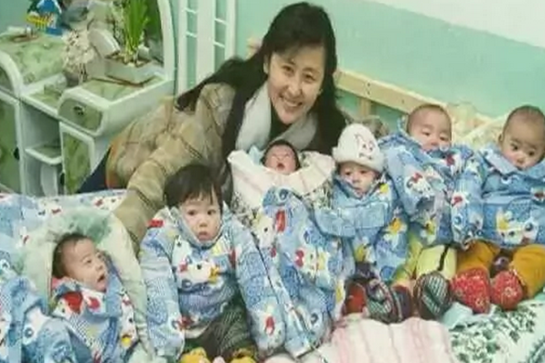 “中国妈妈”胡曼莉车祸去世 曾因善款被诉