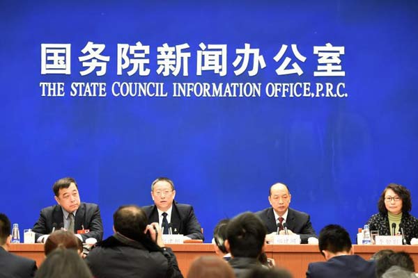 中国国新办邀请“两会”代表委员谈两岸关系