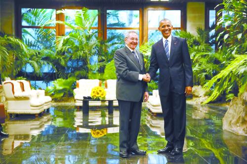 奥巴马雨中游览哈瓦那 媒体：美国走在“正确方向上”