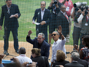 奥巴马和卡斯特罗观看棒球赛 