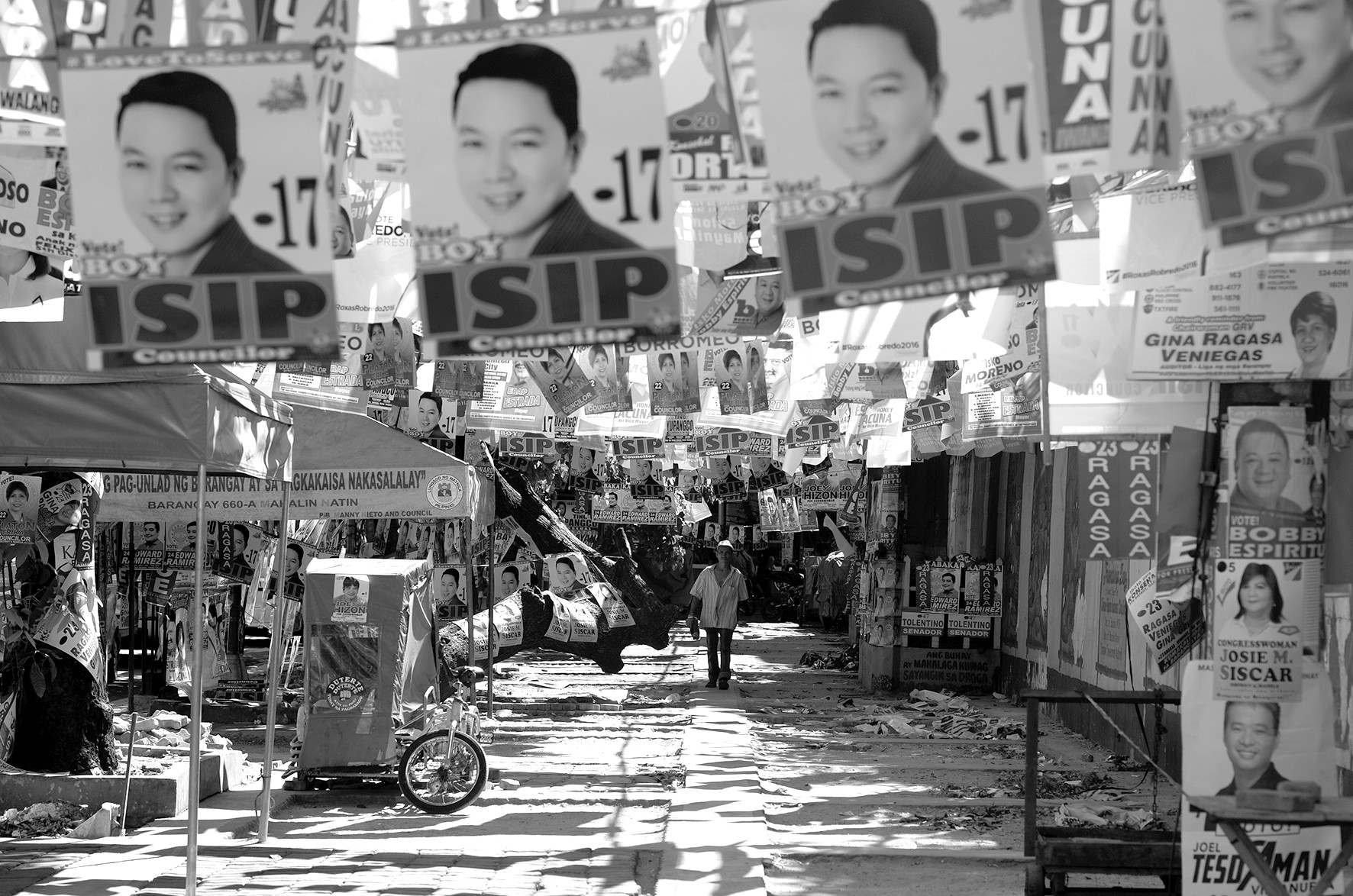 菲律宾混乱中举行大选 总统候选人扬言杀光罪犯