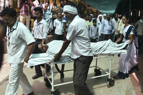 印度一弹药库发生爆炸 致20人死亡19人受伤