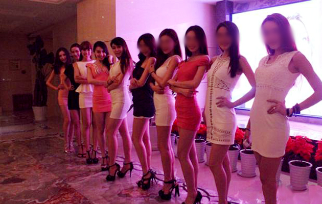 美女教师与男学生欢爱 男生网上传视频炫耀