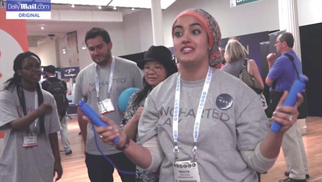 脑洞大开的新型充电宝：“发电足球”与“脉冲跳绳”