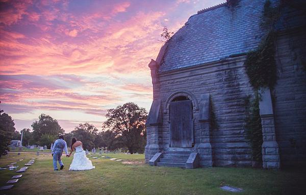 美情侣举办"行尸走肉"婚礼