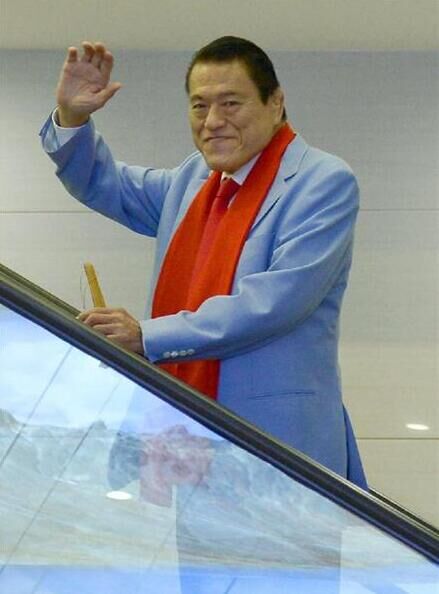 日本参院议员安东尼奥猪木结束访朝日程返回日本