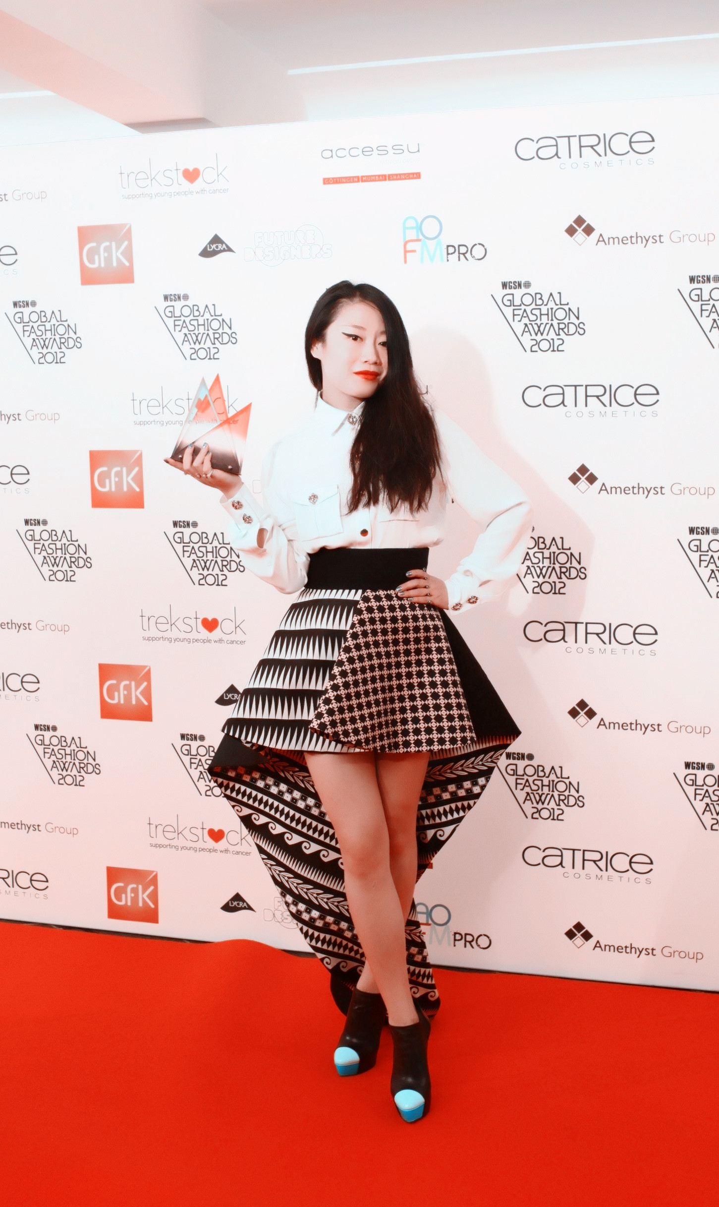 彩图信封无敌猪哥报 :alter:将好设计传递给中国的年轻人